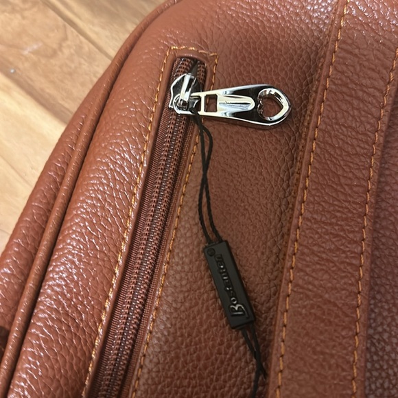 Bostonian Leather Backpack - Picture 4 of 8